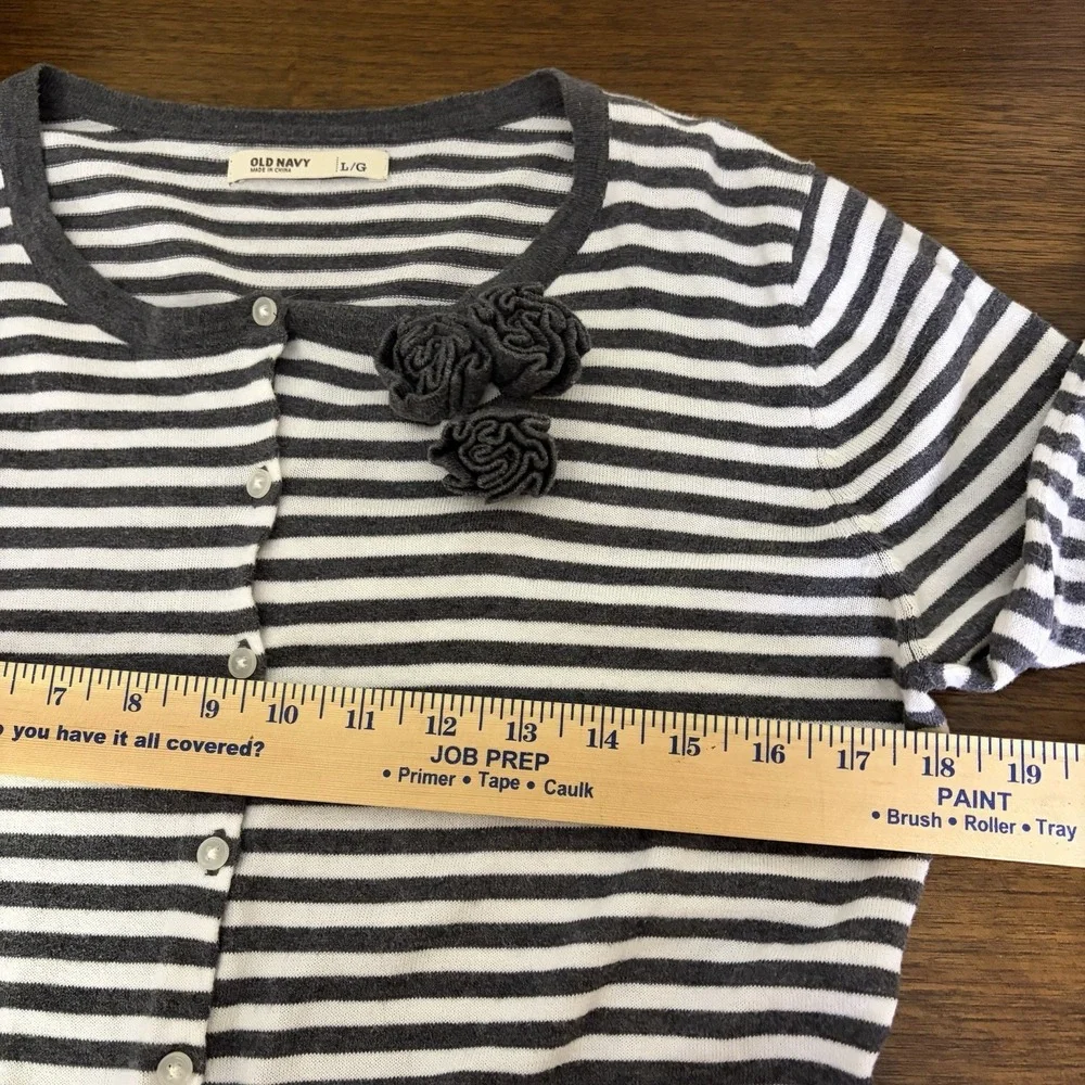 Old Navy Woman's Button Up Sweater‎ Size L Grey White Striped 100% Cotton Staple